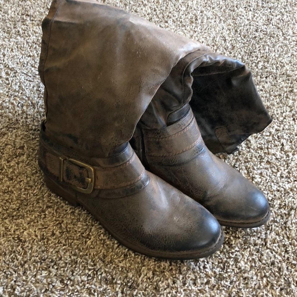 Tall riding boots